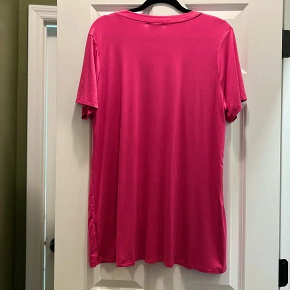 3/$19 Heimish USA pink V-neck short sleeve shirt - Picture 6 of 10
